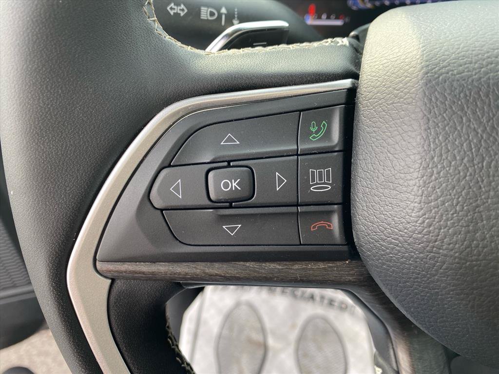 Used 2024 Jeep Grand Cherokee Limited w/ Luxury Tech Group II AWD/4WD image 19