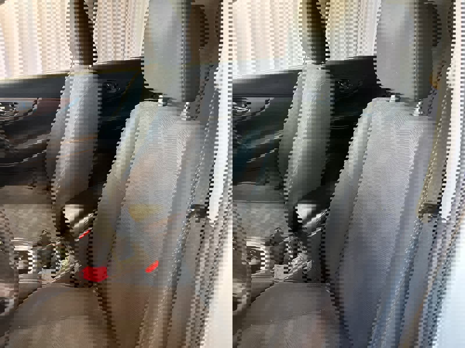 Used 2016 Nissan Rogue SV w/ SV Premium Package image 26