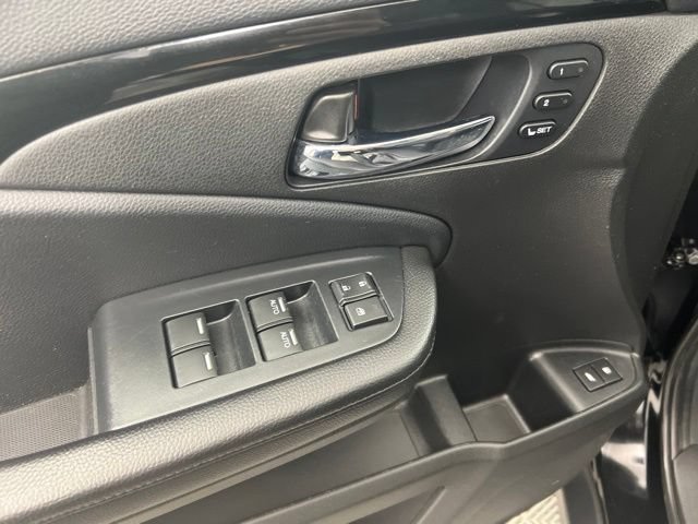 Used 2020 Honda Pilot Touring image 13