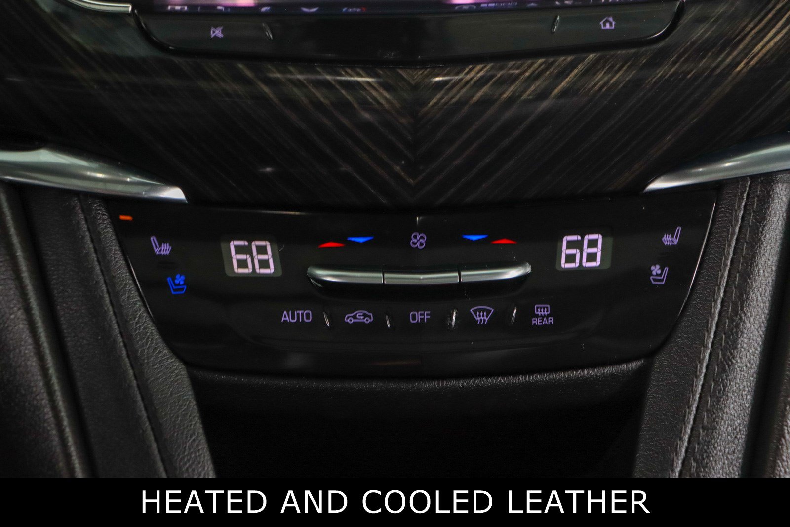 Used 2023 Cadillac XT6 Premium Luxury w/ Technology Package FWD image 20