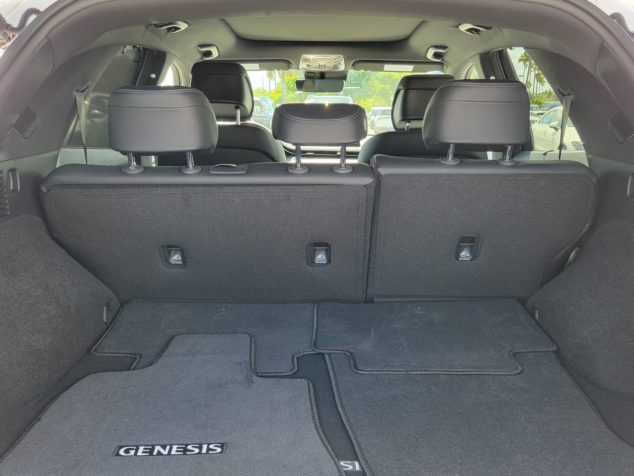 Used 2025 Genesis GV70 2.5T Sport Prestige w/ Sport Prestige Package image 9