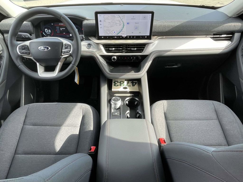 New 2025 Ford Explorer Active image 12