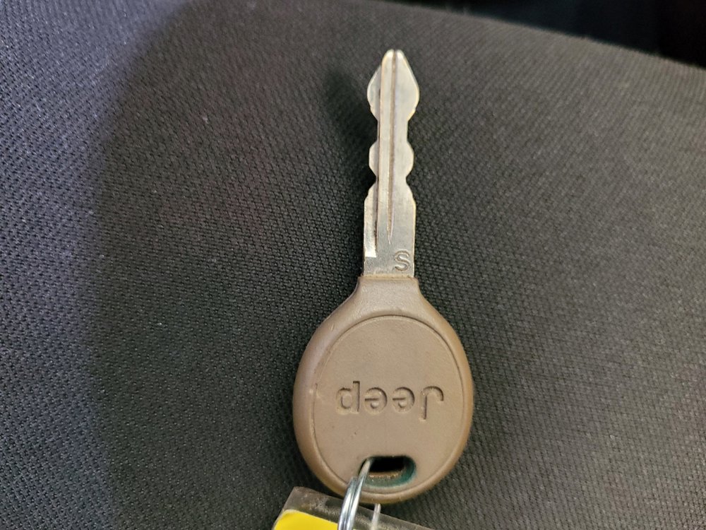 Used 2015 Jeep Wrangler Sport w/ Connectivity Group image 32