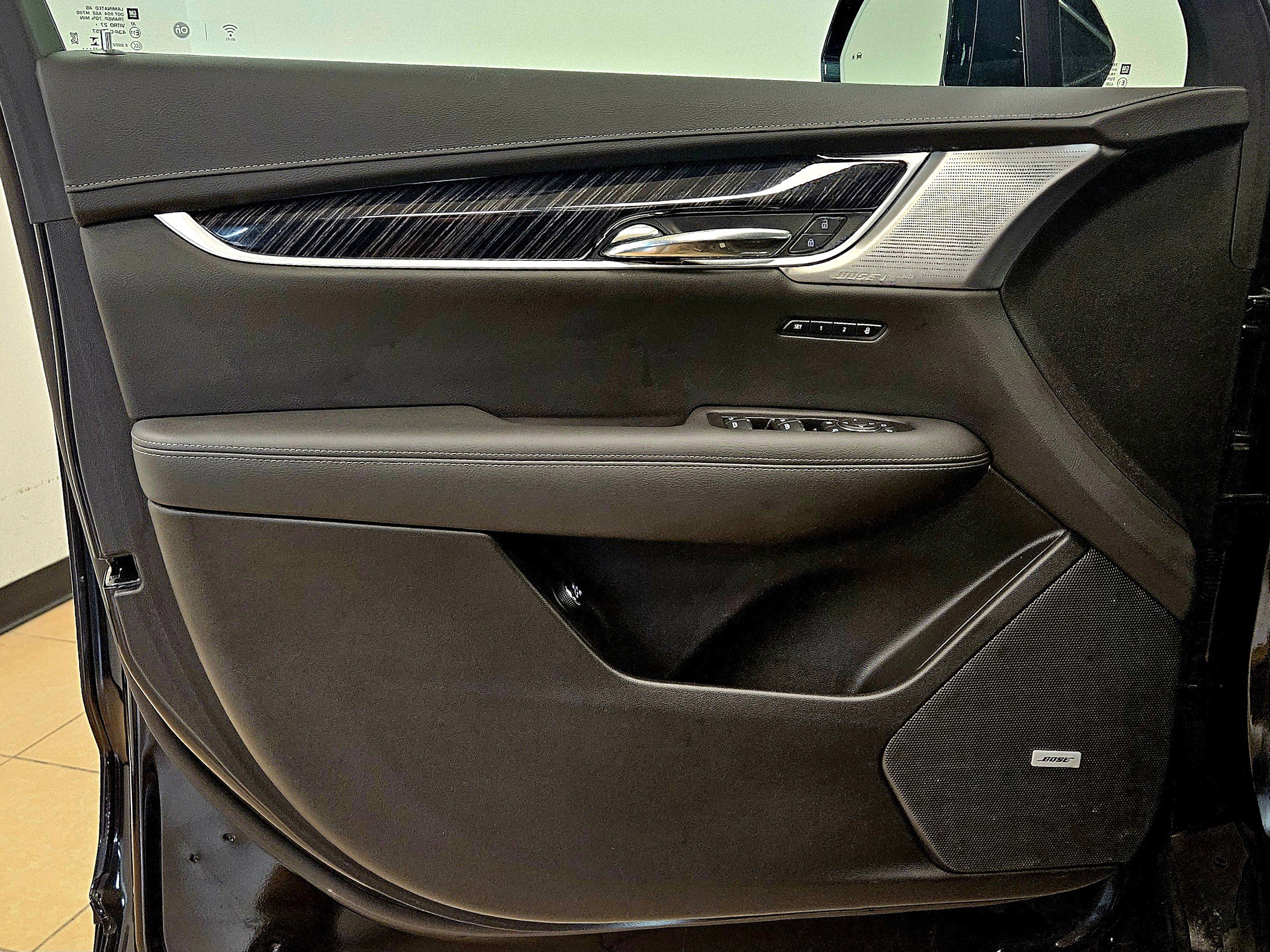 Used 2024 Cadillac XT6 Premium Luxury w/ Technology Package AWD/4WD image 13