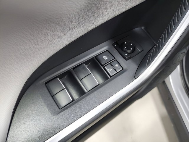 Used 2020 Toyota RAV4 Limited image 28