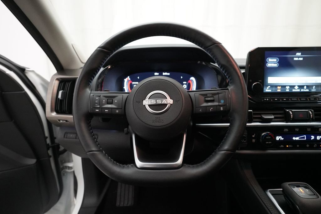 Certified 2023 Nissan Pathfinder Platinum AWD/4WD image 4