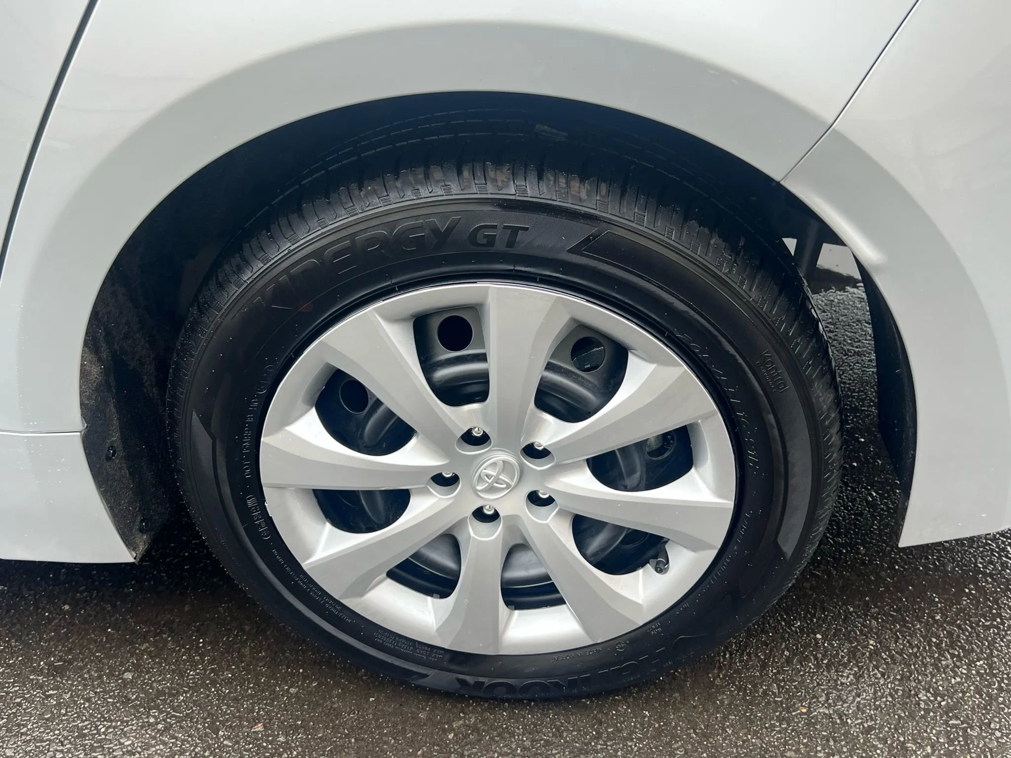 Used 2025 Toyota Corolla LE image 11