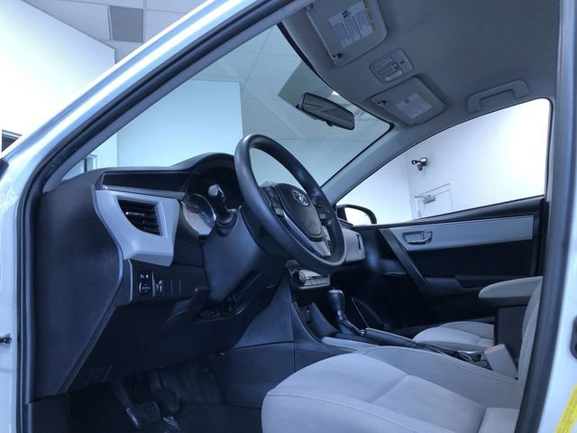 Used 2015 Toyota Corolla LE image 12