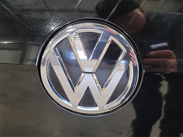 Used 2016 Volkswagen Golf S image 29