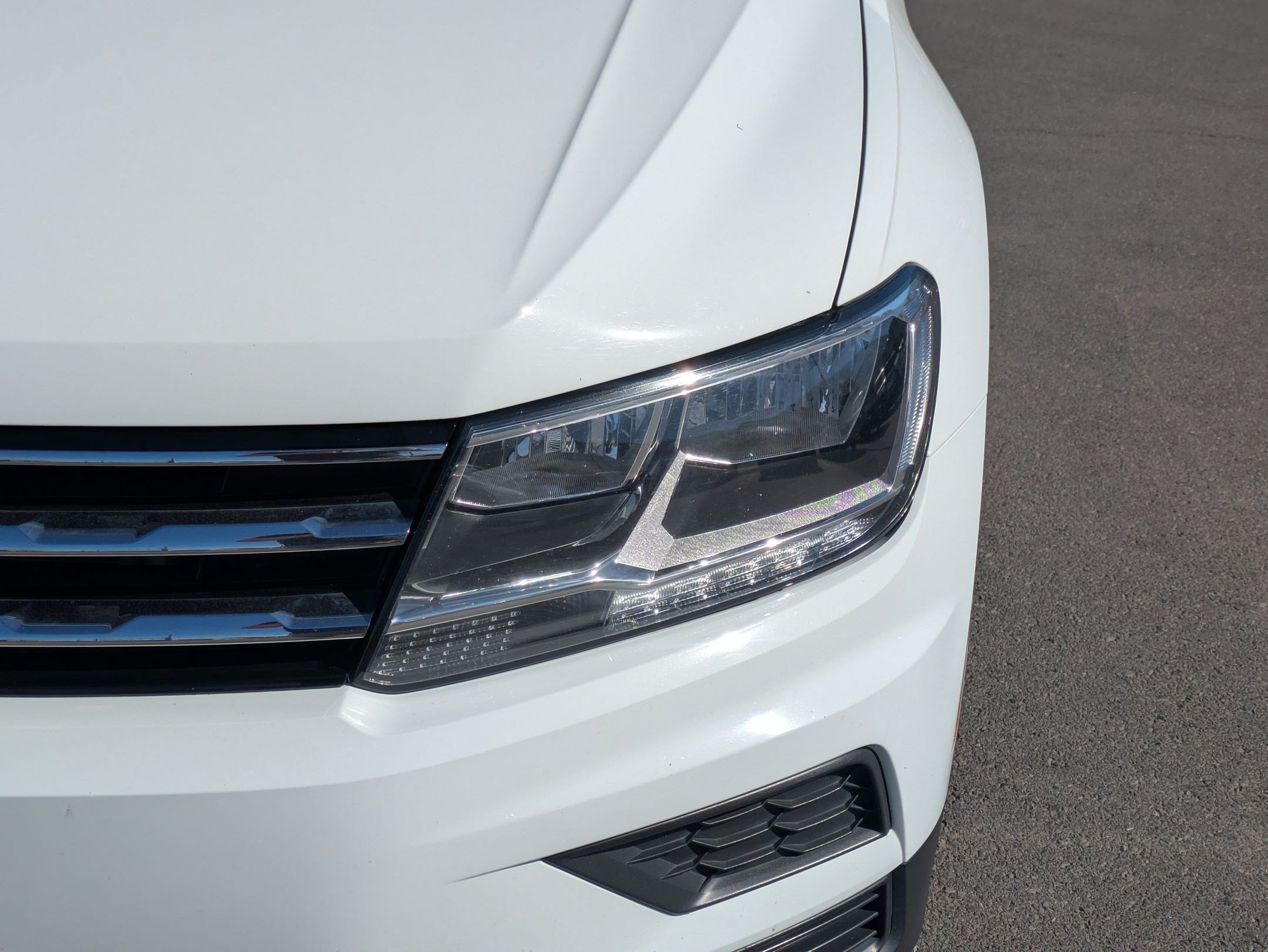Used 2021 Volkswagen Tiguan SE w/ Panoramic Sunroof Package AWD/4WD image 13