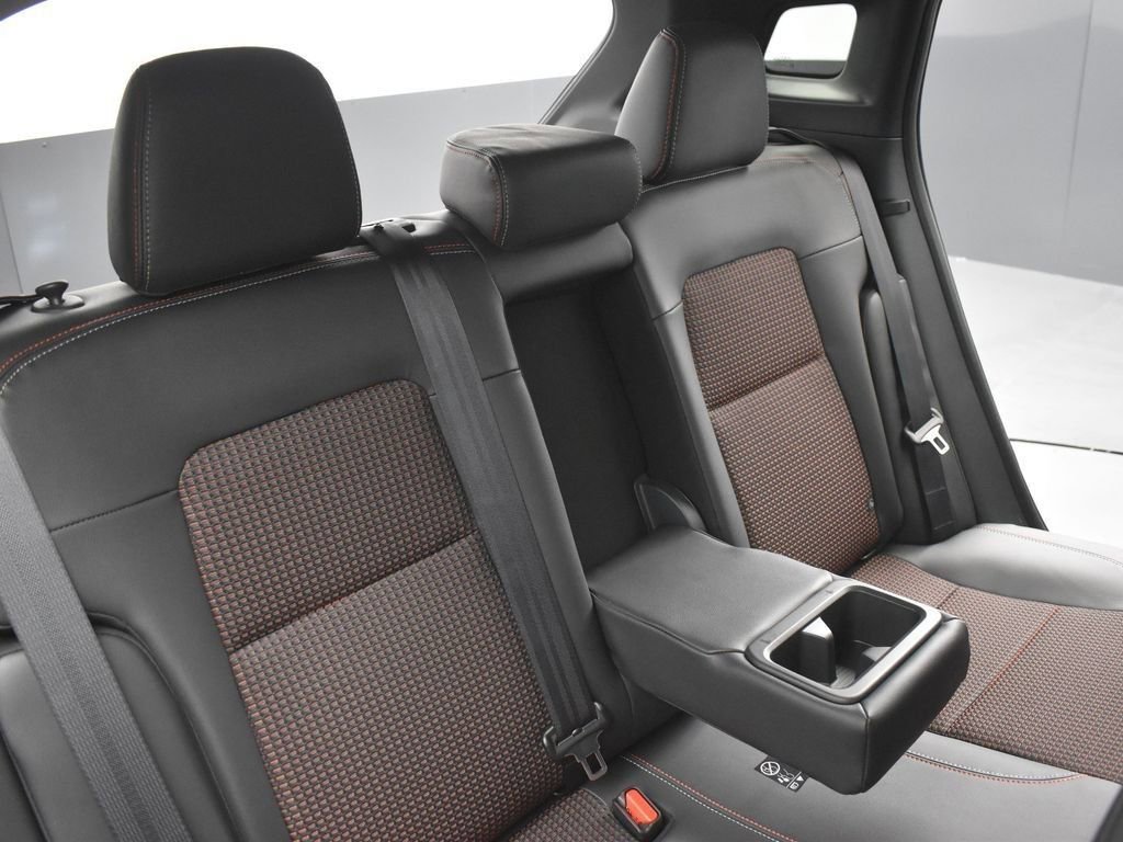 New 2026 Nissan Kicks SR w/ Illumination Package image 22