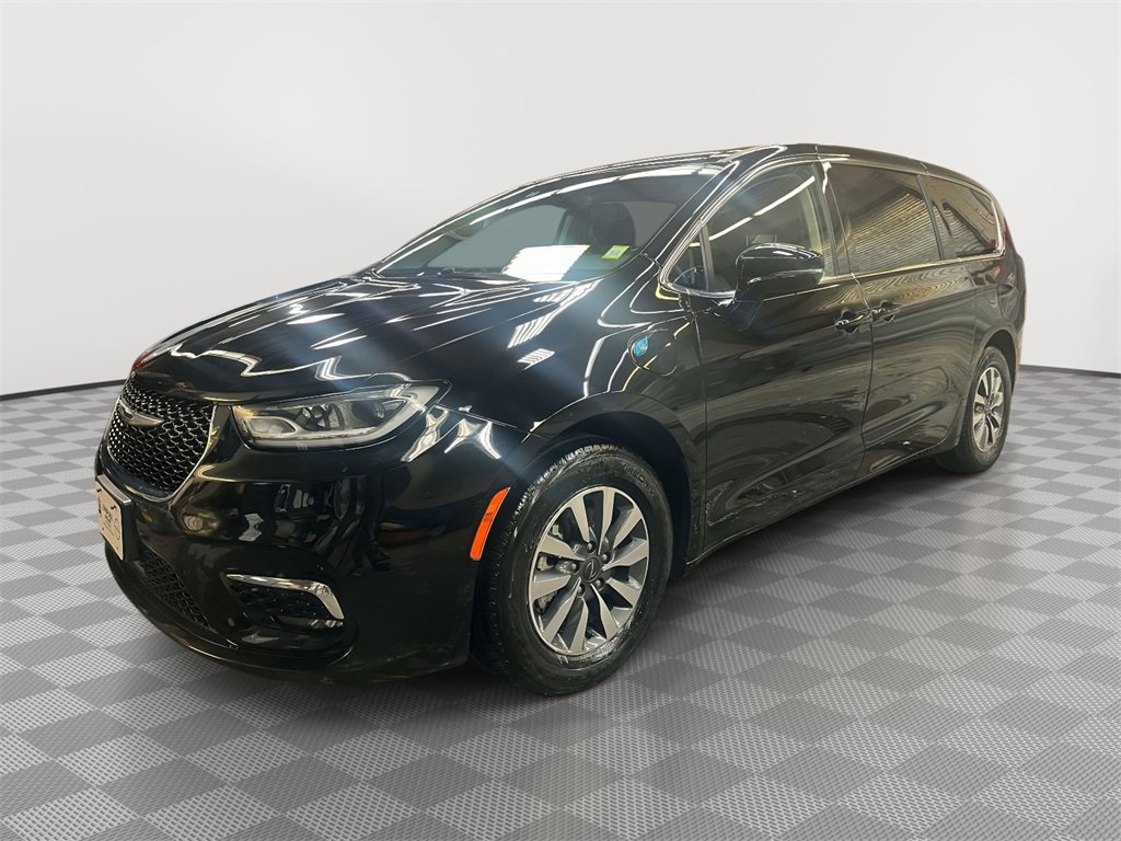 Used 2024 Chrysler Pacifica Select image 6
