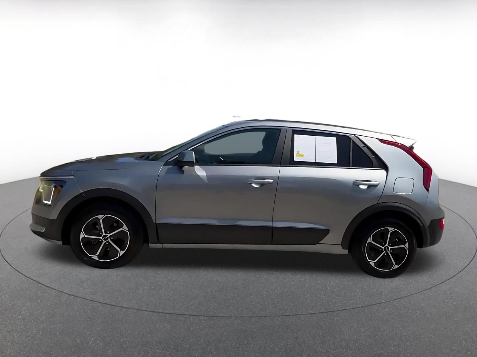 Used 2026 Kia Niro LX FWD image 9