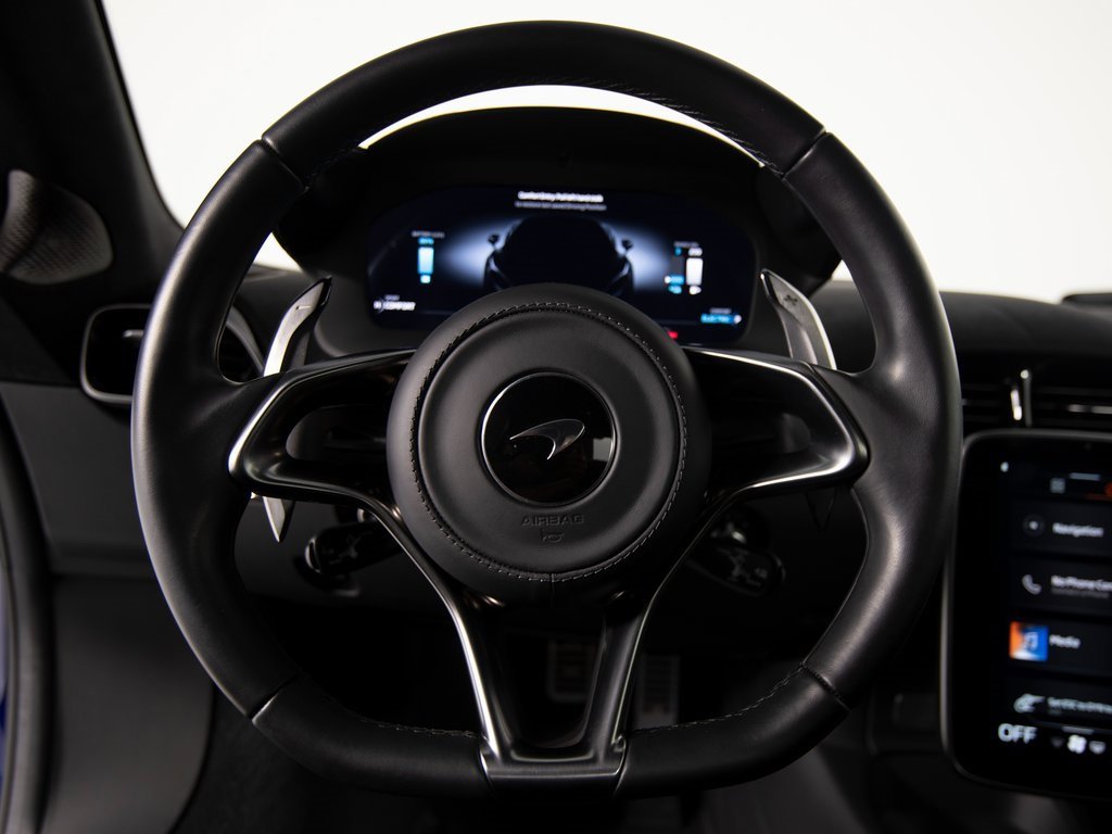 Used 2024 McLaren Artura image 14