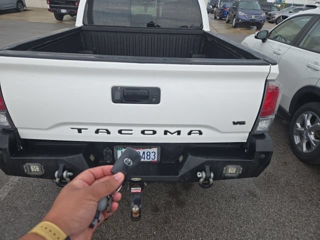 Used 2021 Toyota Tacoma TRD Off-Road AWD/4WD image 8