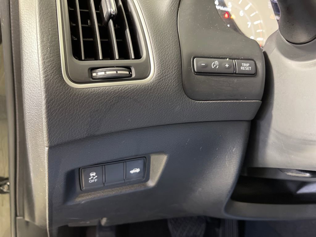 Used 2019 INFINITI Q50 Luxe w/ Essential Package (3.0T Luxe) image 31