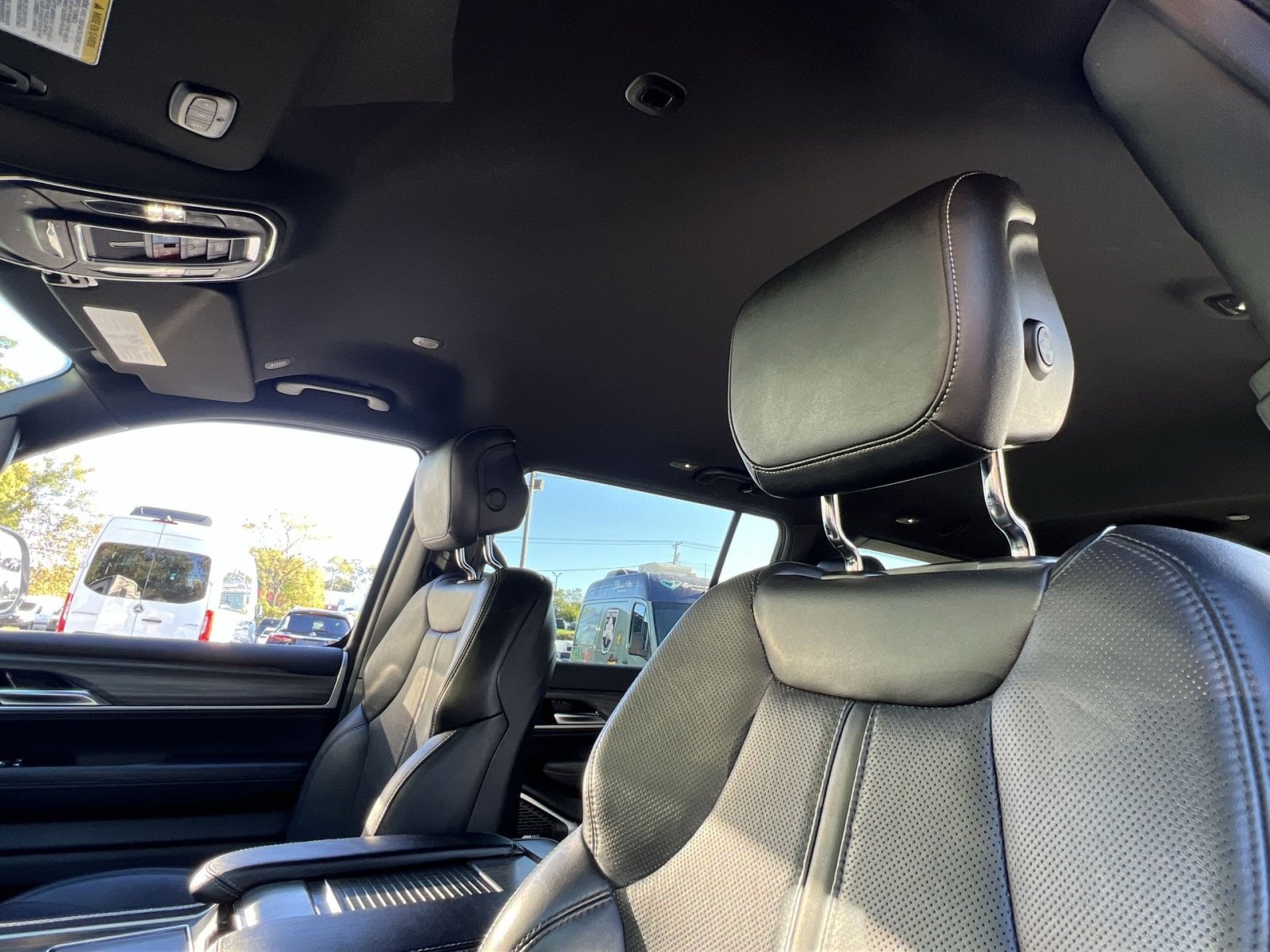 Used 2024 Jeep Wagoneer L Series II w/ Flexible Seating Group image 22