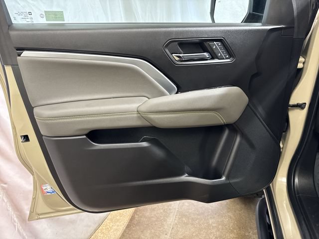 Certified 2024 Chevrolet Colorado ZR2 w/ ZR2 Convenience Package III AWD/4WD image 23