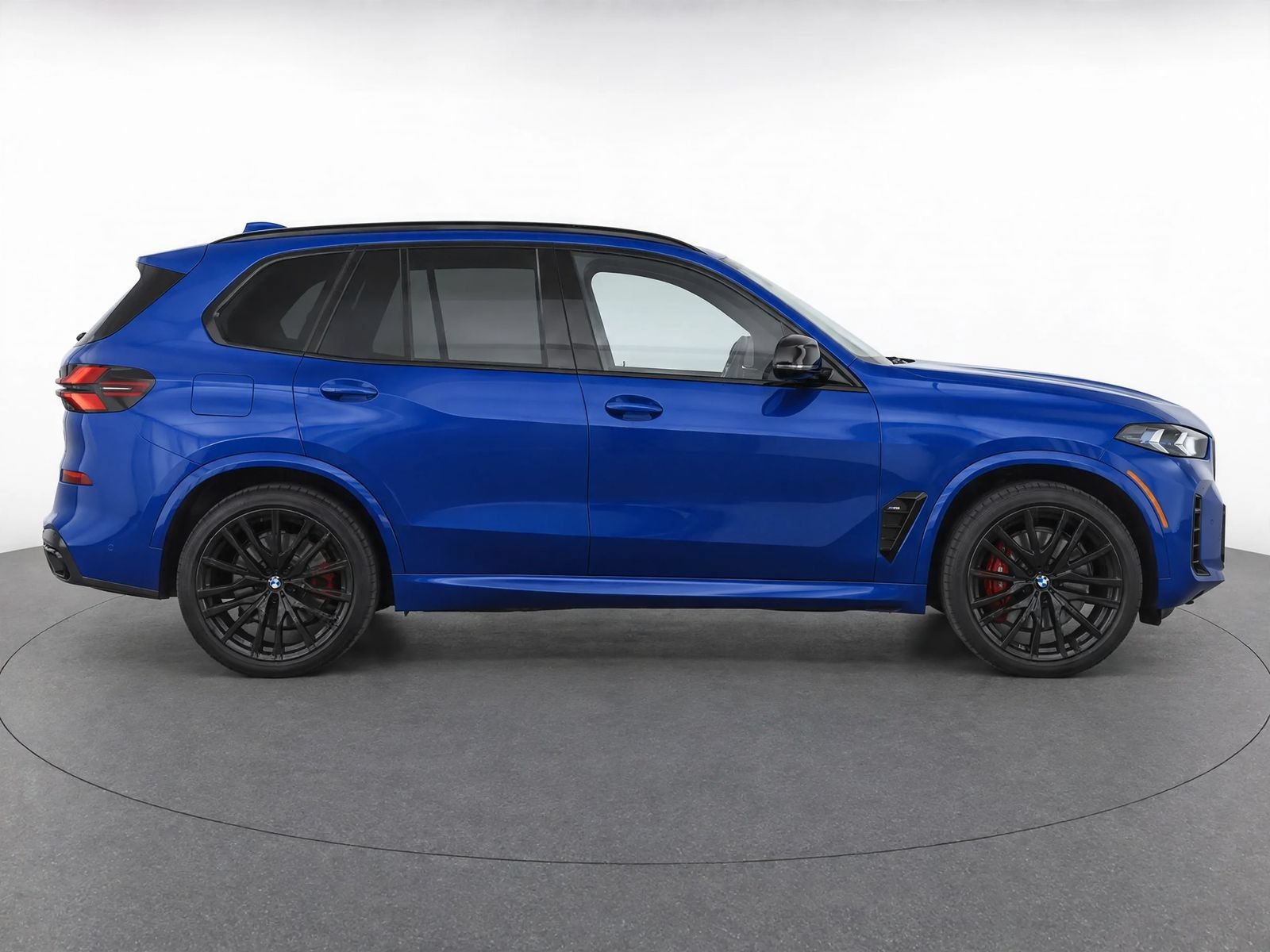 Certified 2026 BMW X5 M60i AWD/4WD image 4