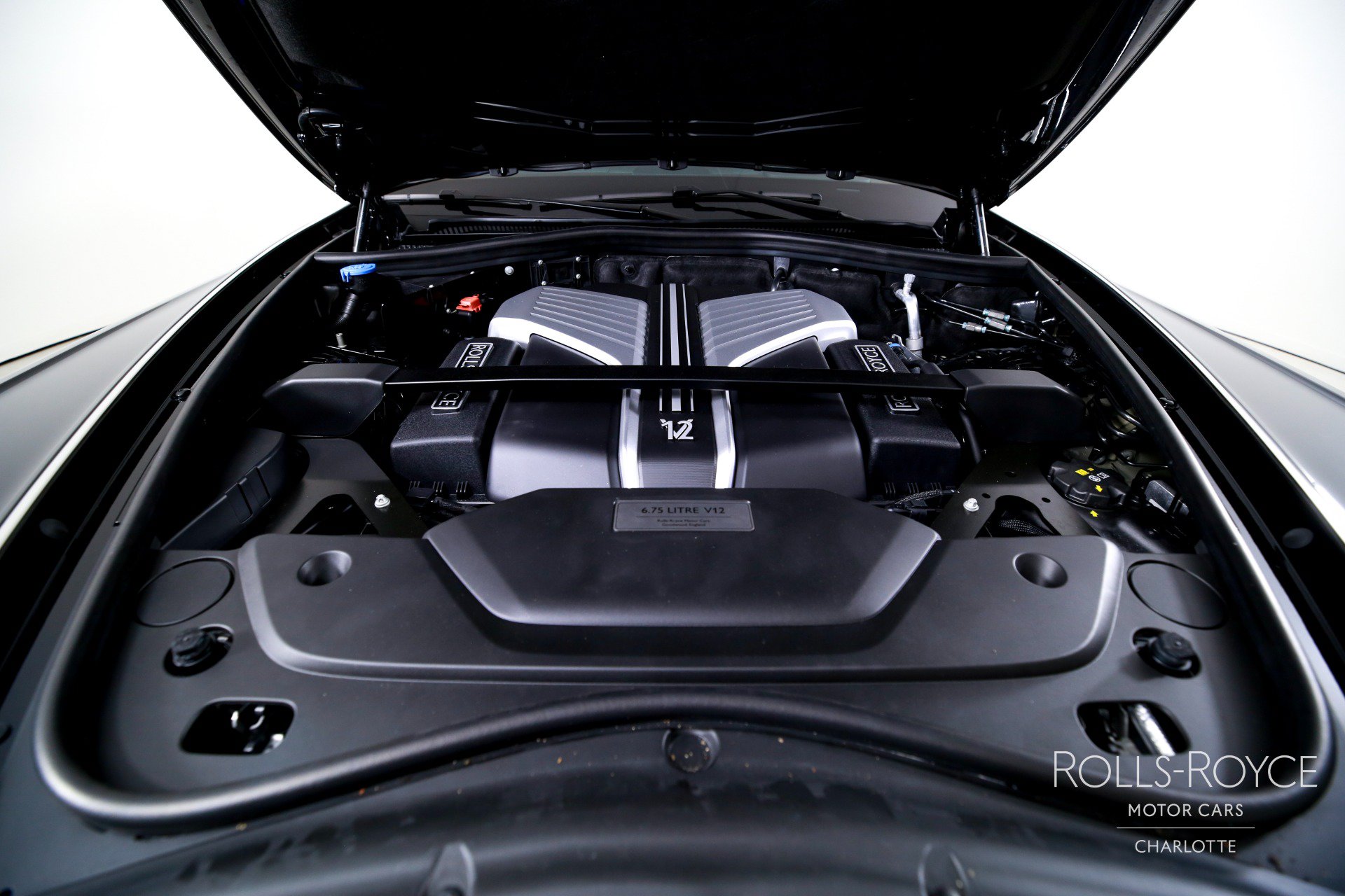 New 2027 Rolls-Royce Phantom Sedan RWD image 40