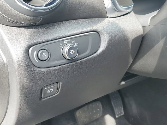 Certified 2024 Chevrolet Blazer LT w/ Convenience Package image 8