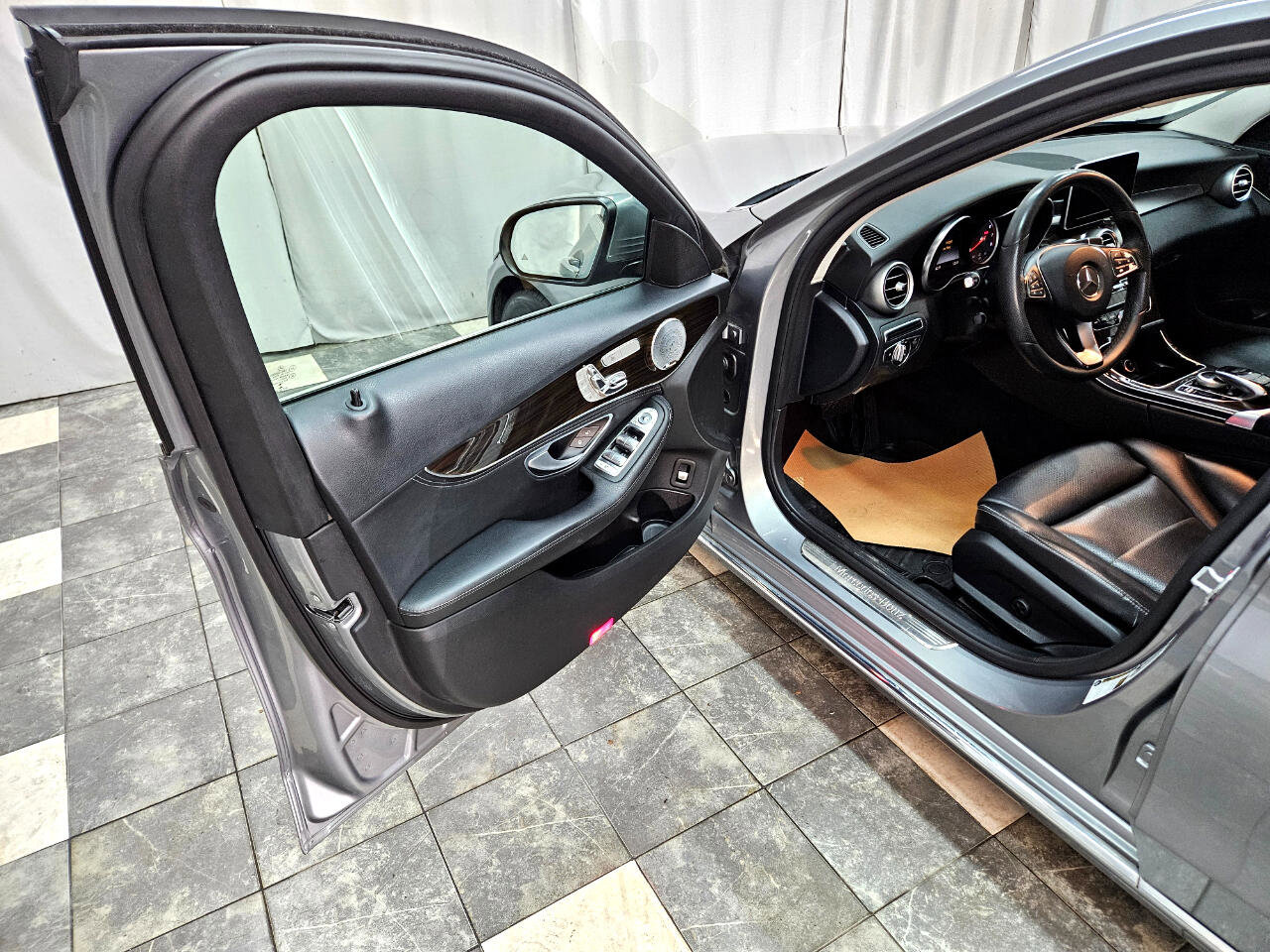 Used 2015 Mercedes-Benz C 300 Sedan image 9