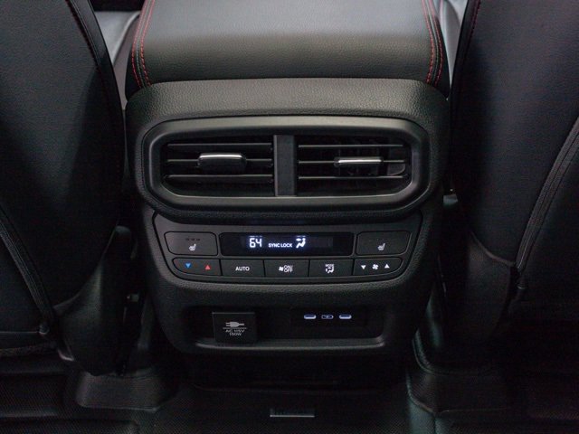 Used 2025 Honda Pilot Black Edition image 8