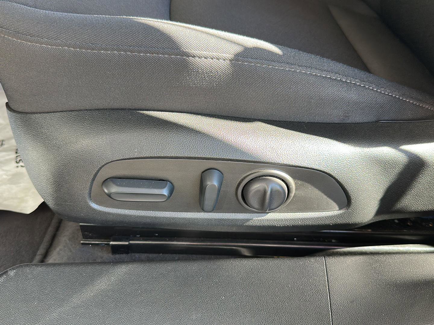 Used 2025 Chevrolet Malibu LT image 23