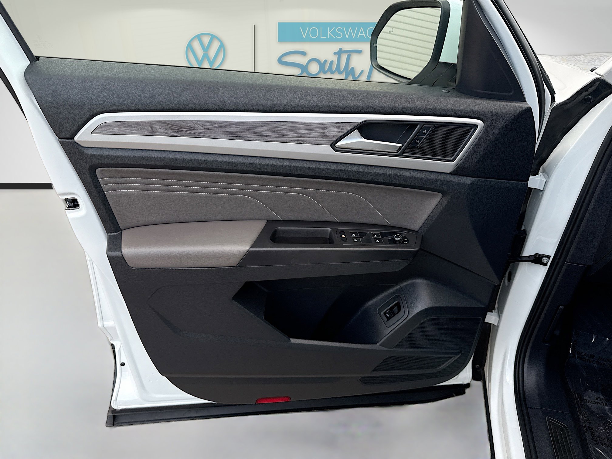 Used 2022 Volkswagen Atlas Cross Sport SE w/ Panoramic Sunroof Package image 19