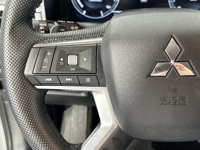 Used 2023 Mitsubishi Outlander SE AWD/4WD image 22