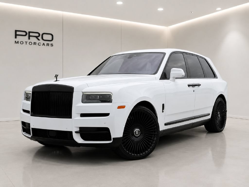 Used 2021 Rolls-Royce Cullinan AWD/4WD image 3