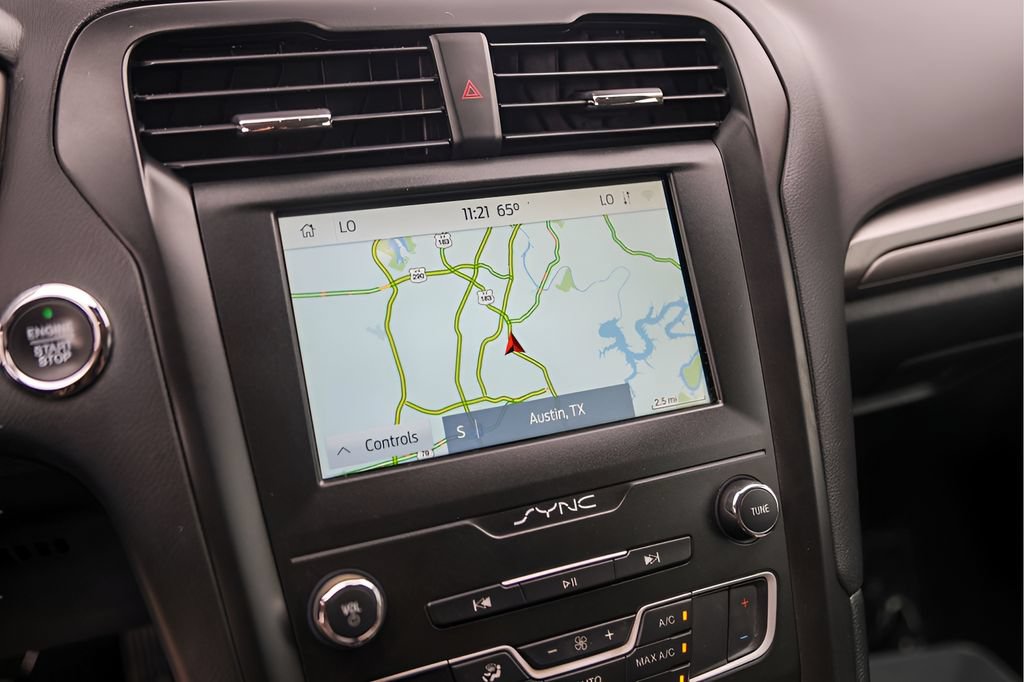 Used 2020 Ford Fusion SE w/ Equipment Group 151A FWD image 19