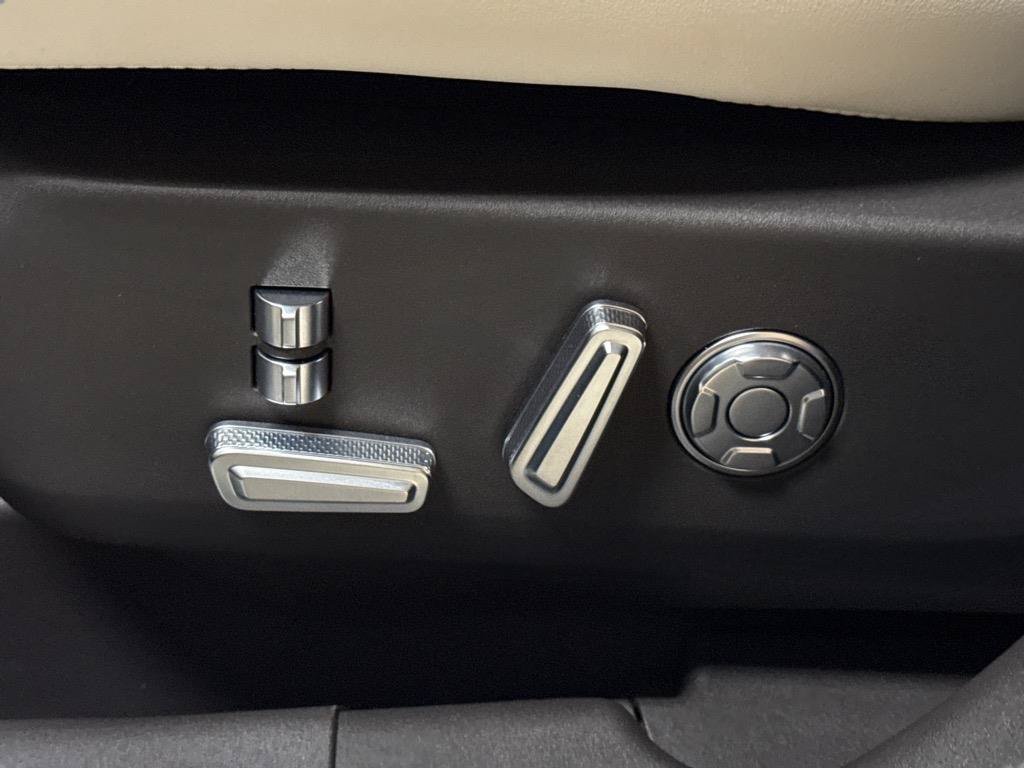 New 2025 Lincoln Nautilus Black Label AWD/4WD image 11