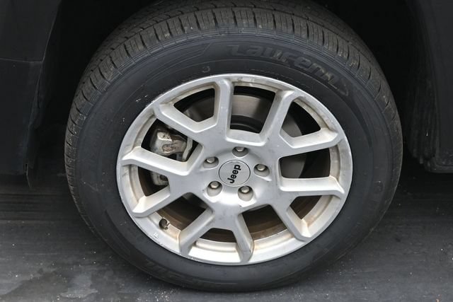 Used 2023 Jeep Renegade Latitude AWD/4WD image 38