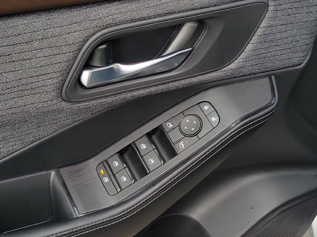 Certified 2023 Nissan Rogue SV FWD image 20