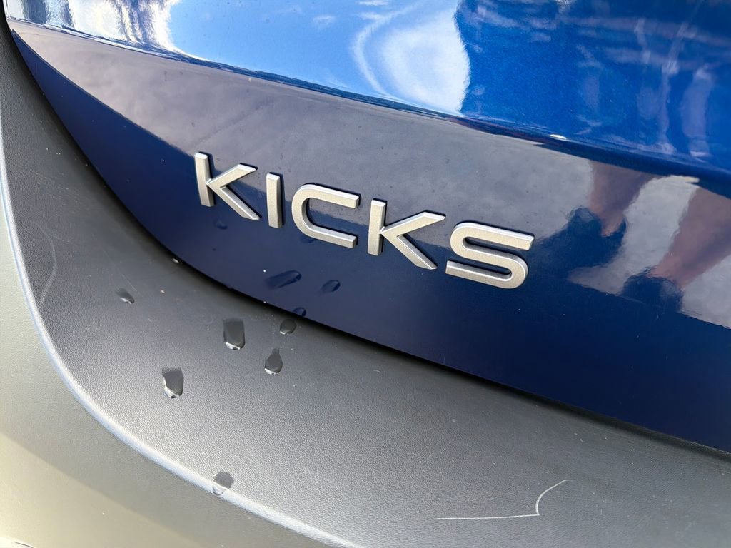 Used 2025 Nissan Kicks SV w/ SV Premium Package FWD image 10