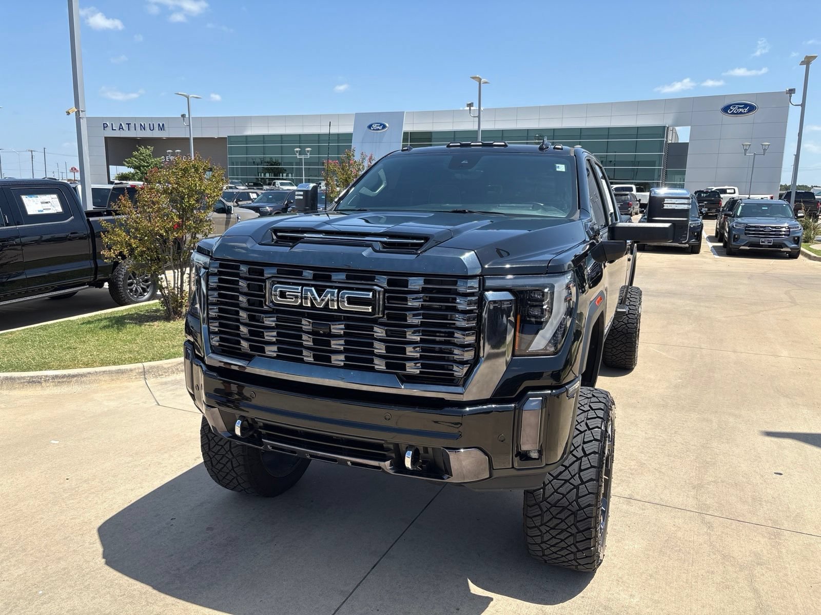 Used 2024 GMC Sierra 2500 Denali Ultimate AWD/4WD image 24