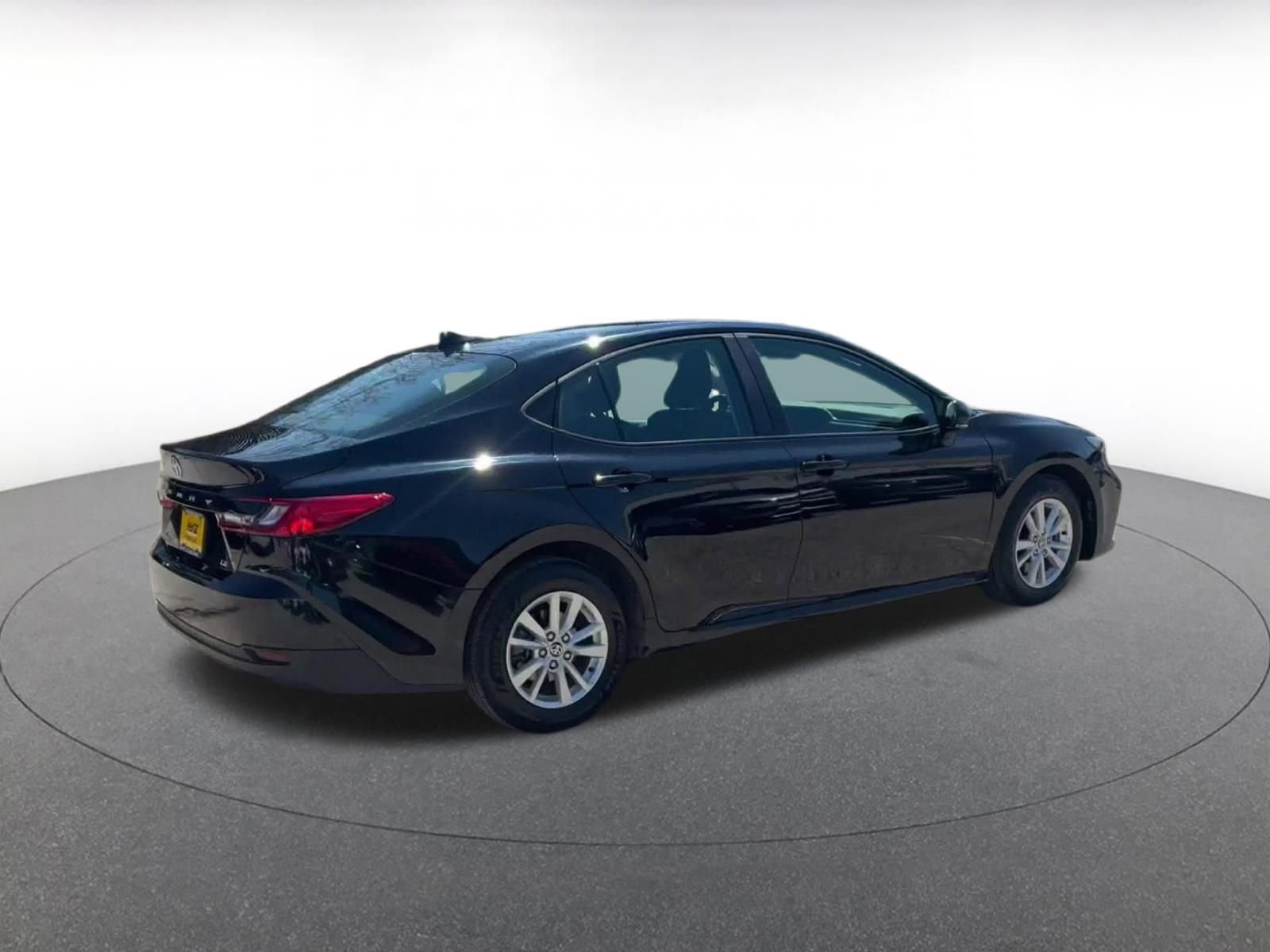 Used 2025 Toyota Camry LE image 15