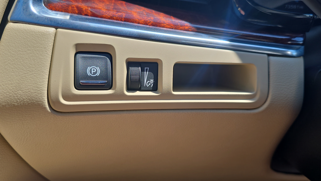 Used 2017 Cadillac XT5 Luxury FWD image 19