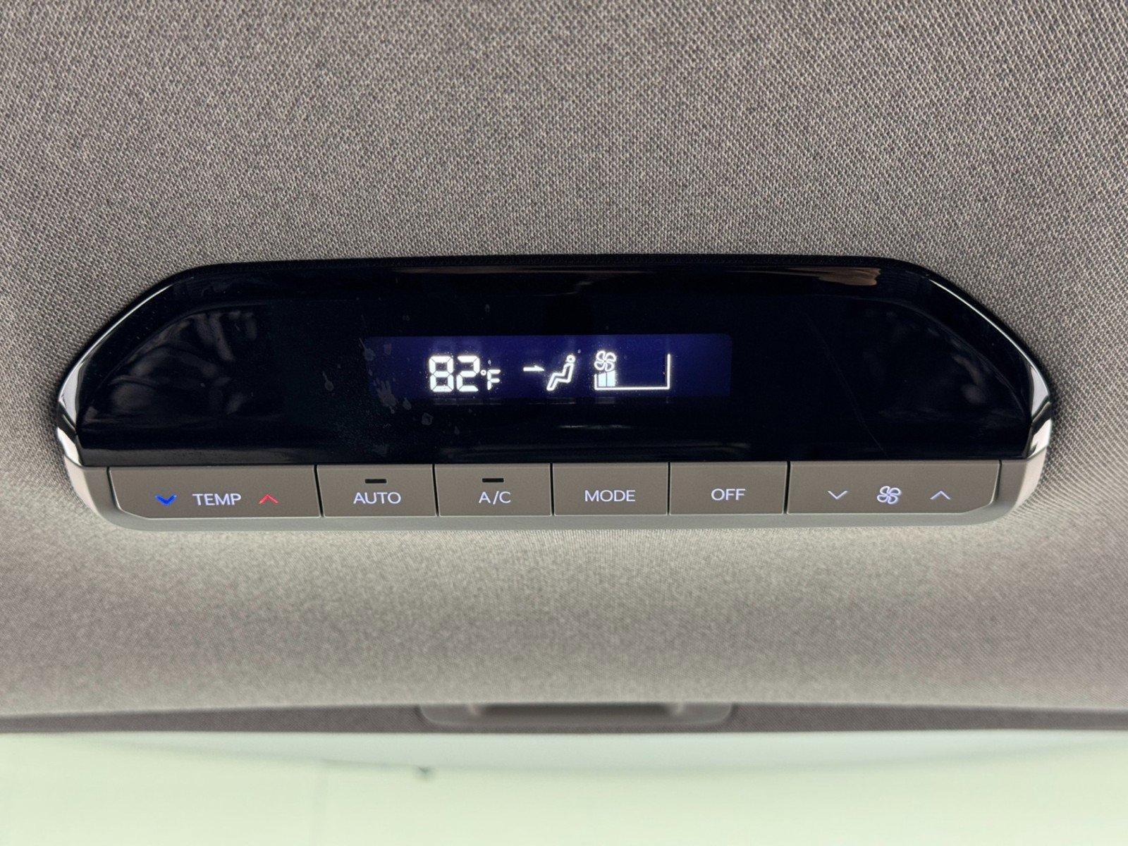 Used 2024 Kia EV9 Land image 38