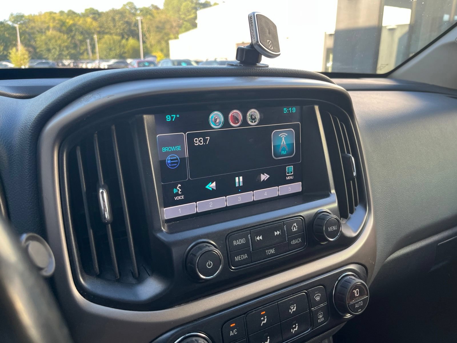 Used 2015 Chevrolet Colorado Z71 RWD image 18