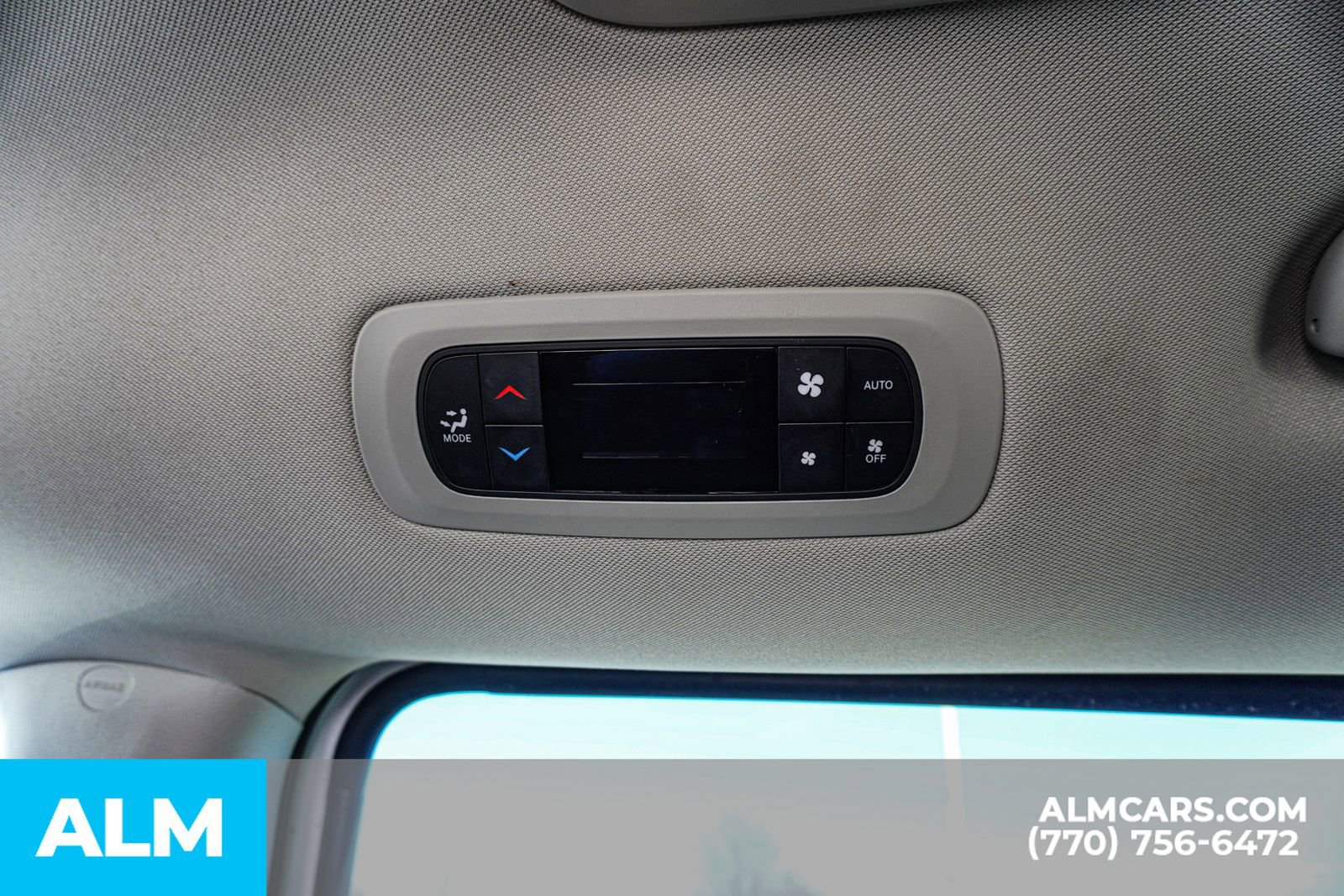 Used 2024 Chrysler Pacifica Select image 59