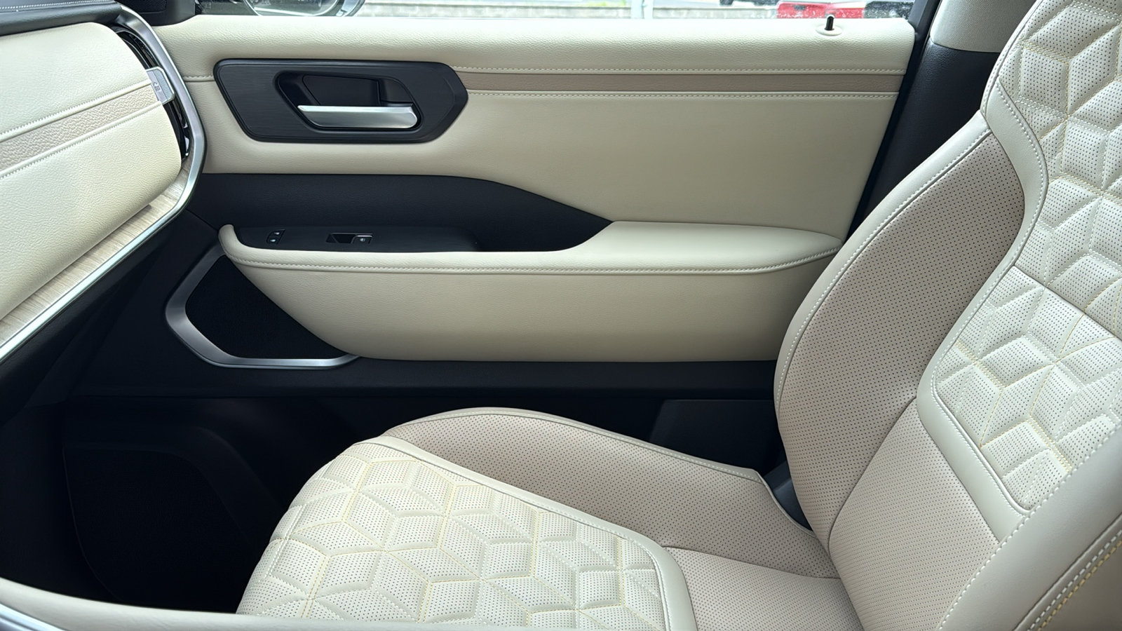 Certified 2026 Nissan Armada Platinum AWD/4WD image 18