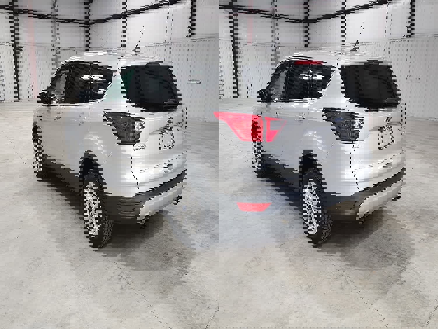 Used 2019 Ford Escape SE image 3