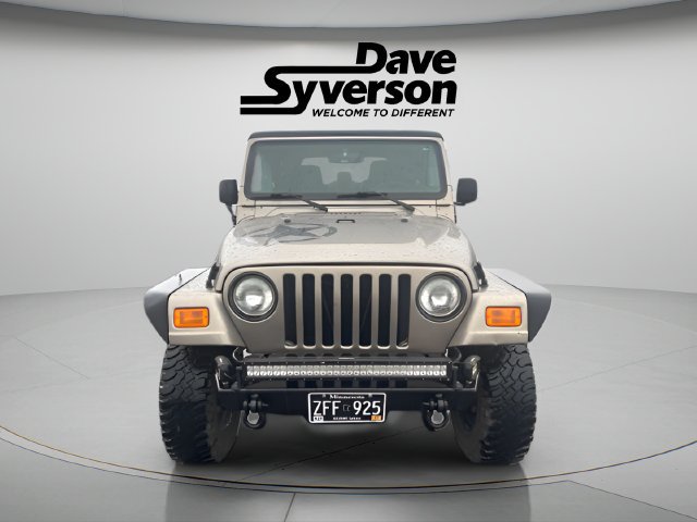 Used 2004 Jeep Wrangler 4WD image 2