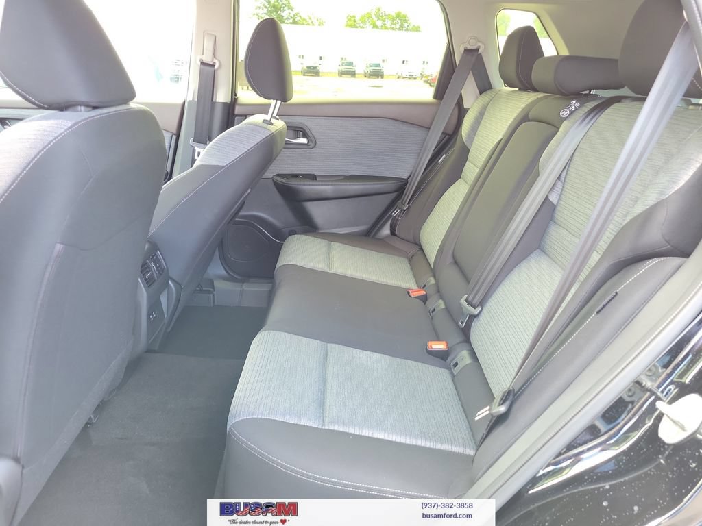 Used 2023 Nissan Rogue SV AWD/4WD image 12