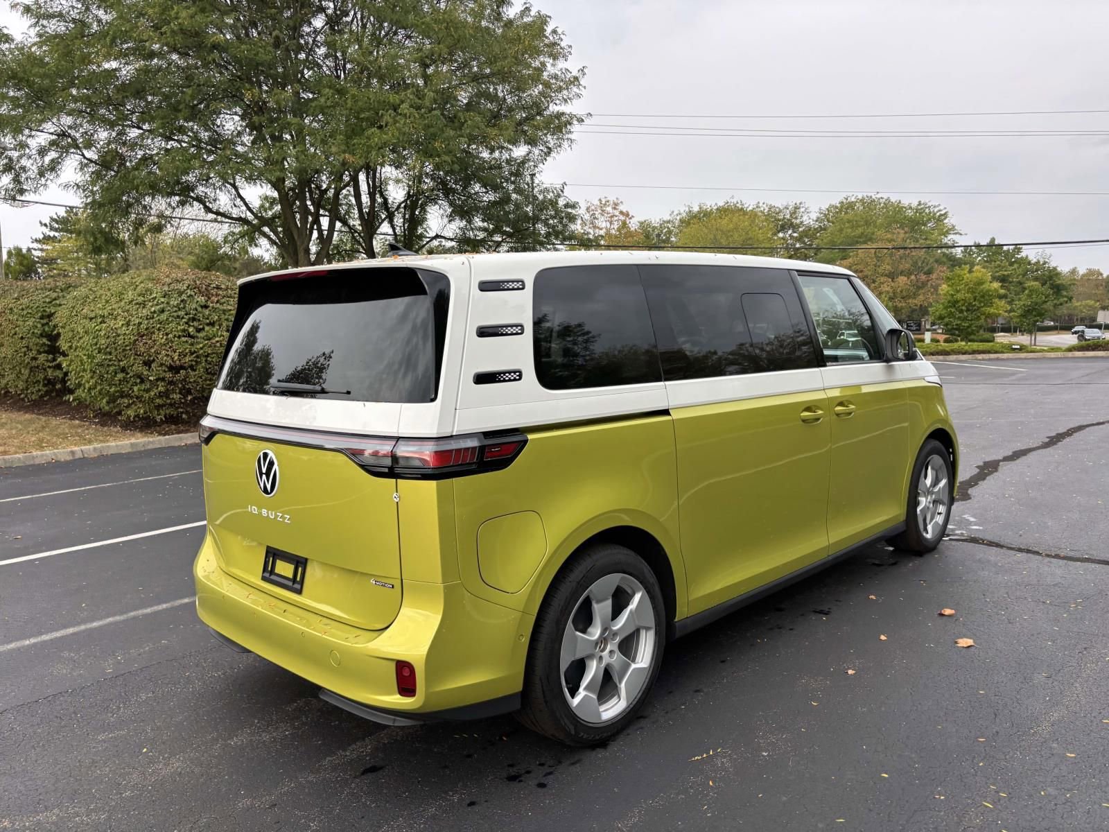 New 2025 Volkswagen ID. Buzz Pro S Plus image 7