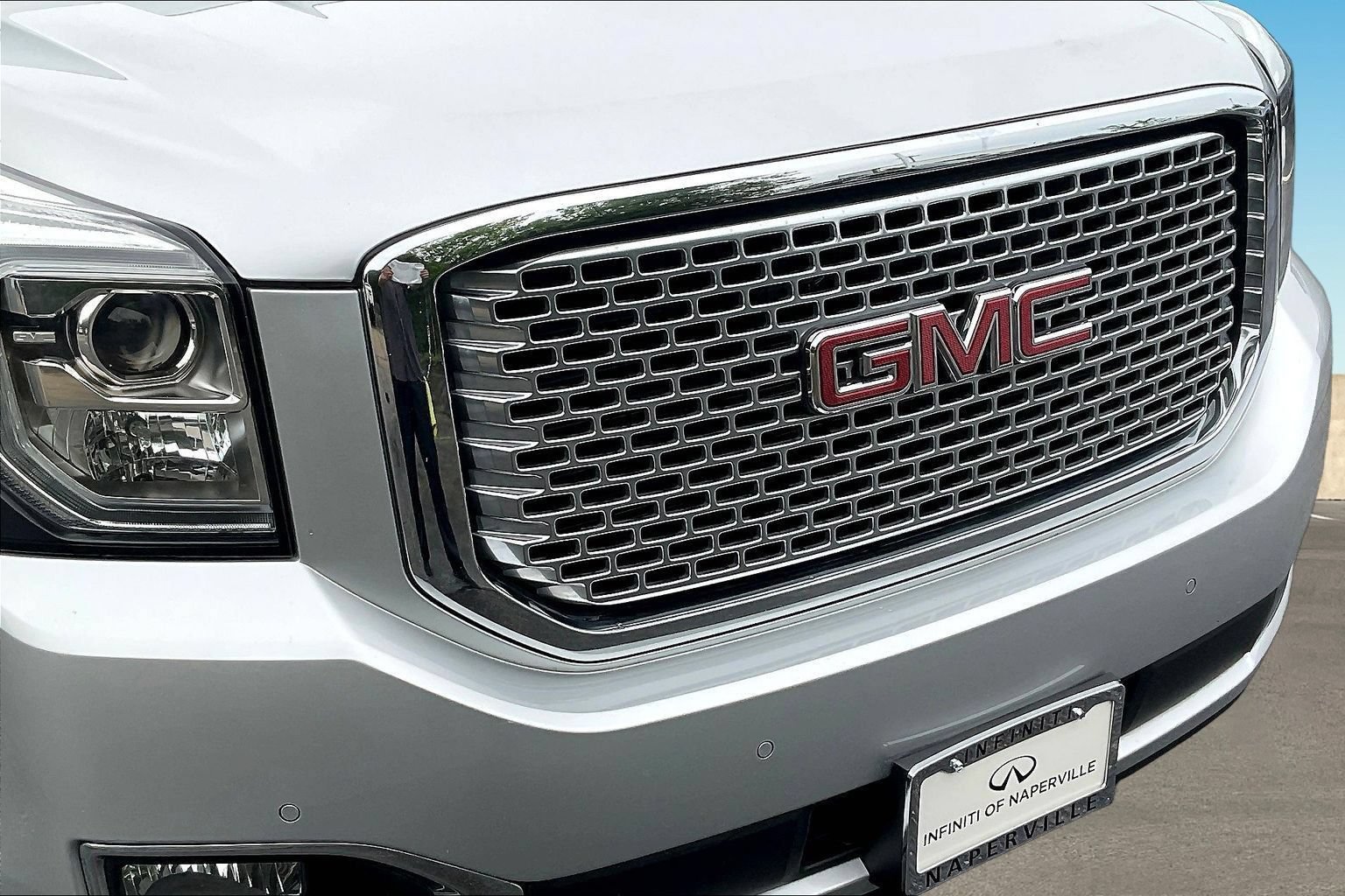 Used 2017 GMC Yukon SLT w/ Open Road Package AWD/4WD image 32
