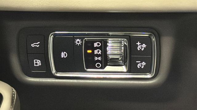 Used 2023 Lincoln Aviator Grand Touring w/ Equipment Group 301A AWD/4WD image 34