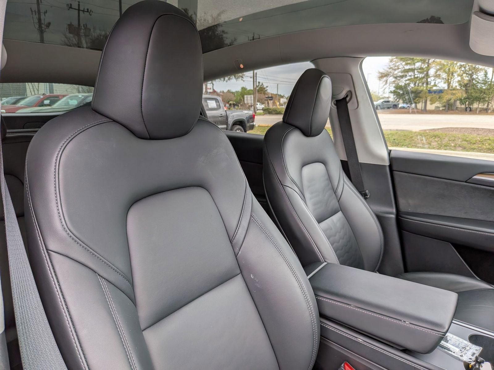 Used 2023 Tesla Model Y Long Range image 37